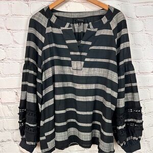 Women’s navy Blue Gray striped size large Sleeve puffy statement Relaxed Blouse